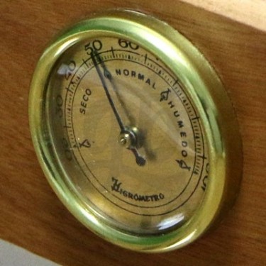 Medium 00 Box humidity meter