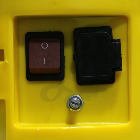 16L Auto Backpack Sprayer - Power button